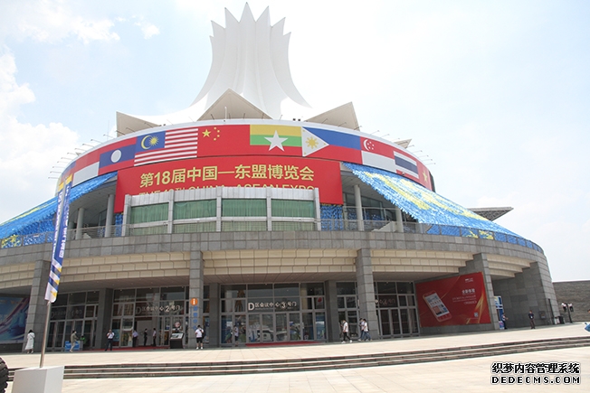 陈刚到南宁国际会展中心调研并主持召开工作座谈会强调